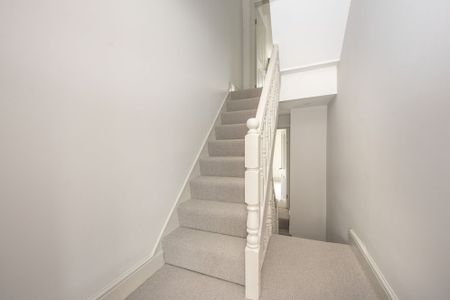 5 bedroom terraced house to rent - Photo 4