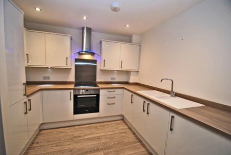 Elmers Court, Post Office Lane, Beaconsfield, Buckinghamshire,HP9 - Photo 4