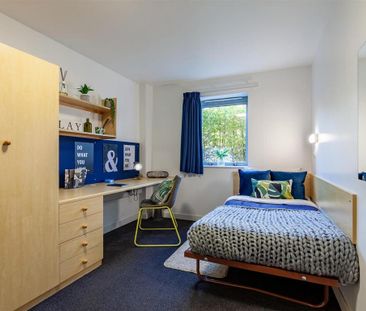1 bedroom in a flat share to rent - Photo 4