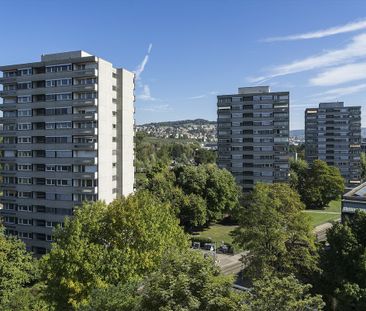 "Moderne 2-Zimmer-Wohnung mit Balkon und Aussicht in Zürich Altstet... - Photo 2