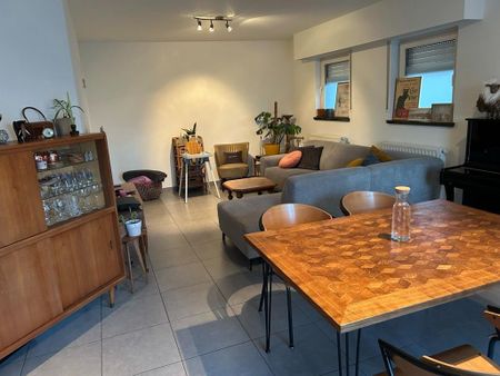 Ruim gelijkvloers appartement met tuin en garagebox - Foto 4