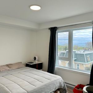 3 ½ avec BUREAU** au 3315, CHEMIN STE-FOY - Photo 2