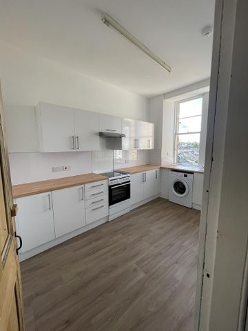 5 bedroom flat to rent - Photo 2