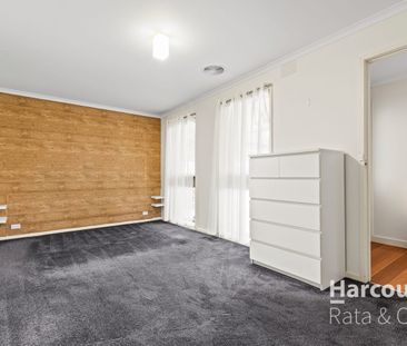 Spacious 3-Bedroom Home in Mill Park - Photo 2