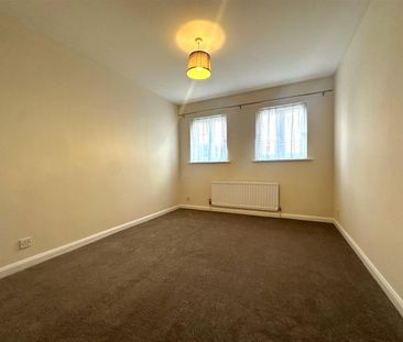 Essex Road, Watford - Photo 1