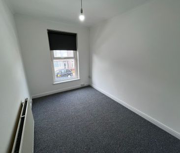 St Helens Avenue, Brynmill, Swansea SA1 4NN - Photo 2