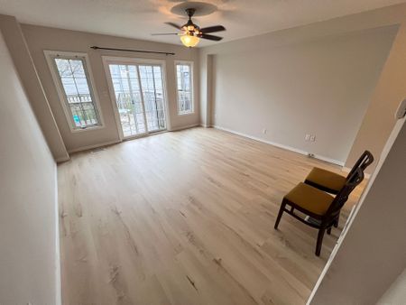 For Lease - 155 Highland Crescent Unit# B10, Kitchener, Ontario - Photo 5