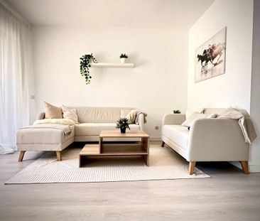 3 bedroom luxury Townhouse for rent in Nueva Andalucia, Andalusia - Photo 3