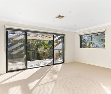 Luxurious Designer 4 Bedroom Home - Photo 4