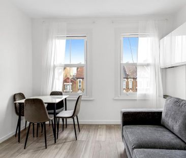 2 bedroom flat to rent - Photo 3