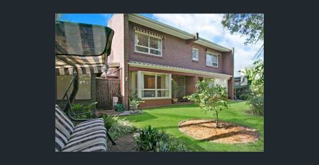 Norwood Townhouse - available Now! - Photo 2