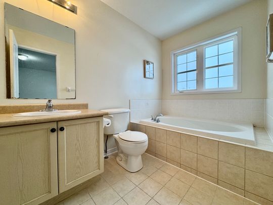 For Lease - 7 Yale Lane, Markham, Ontario - Photo 1