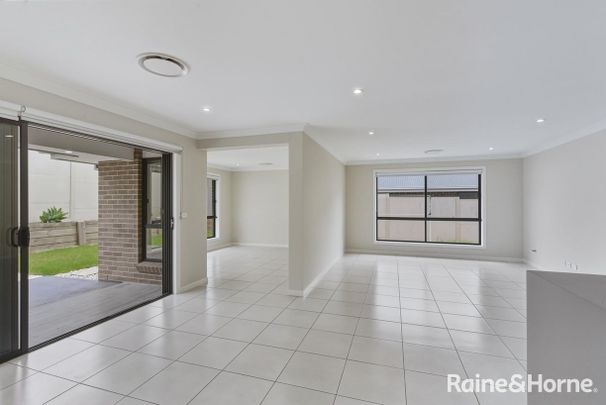 Spacious Family Home in Huntlee Estate - Photo 1