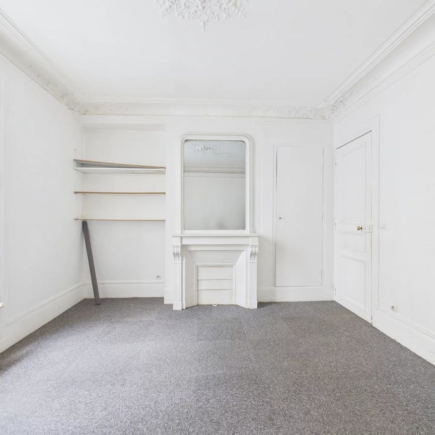LOCATION APPARTEMENT T3 VIDE PARIS 8E - Photo 1