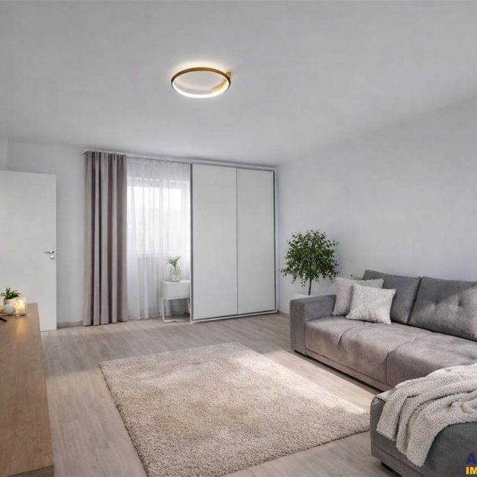 Prima ! Decomandat, 3 camere, 2 bai, loc de parcare, Casa No - Fotografie 1