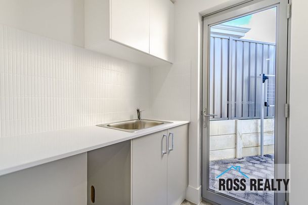 Stylish 3×2 Home for Rent in Woodvale - Photo 1