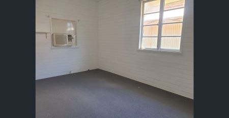 Cosy 2 bedroom cottage with ramp access - Photo 5