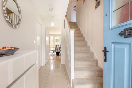 4 bedroom detached house to rent - Photo 2