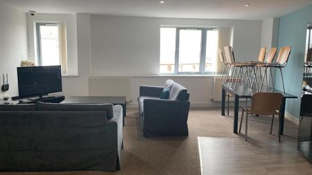 8 bedroom apartment to rent - Photo 2