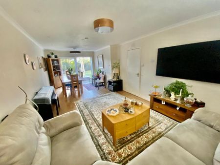 5 bedroom detached house to rent - Photo 2