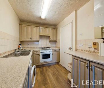 2 bedroom flat to rent - Photo 5