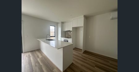 MODERN NEW TWO BEDROOM UNIT WITH TWO BATHROOMS - Photo 5