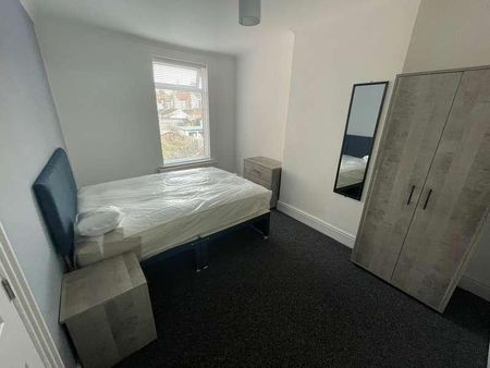 St. Saviours Road, Coalville, Leicestershire, LE67 - Photo 4
