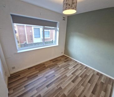 4 bedroom detached house to rent - Photo 2