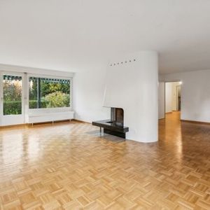 Spacious 5.5-room apartment with garden access in Seefeld - Photo 2