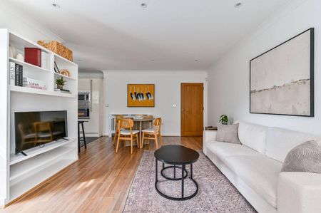 2 bedroom flat to rent - Photo 2