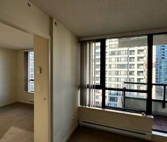 1 Bedroom+ Den in Yaletown area - Photo 1