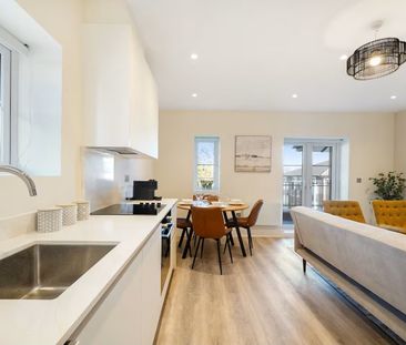 2 Bed Flat, Beechwood Grove, W3 - Photo 4