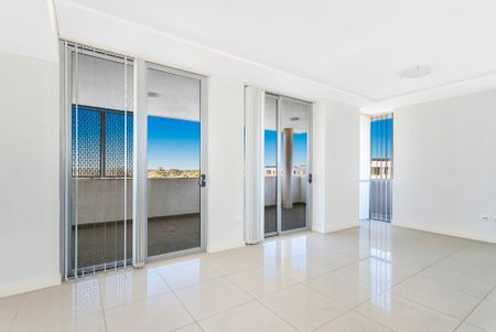 Spacious & Modern 3 Bedroom Apartment On 7th Floor! - Photo 4