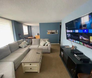 Great location in Kensington steps from Riley Park **Pets Okay** | ... - Photo 1