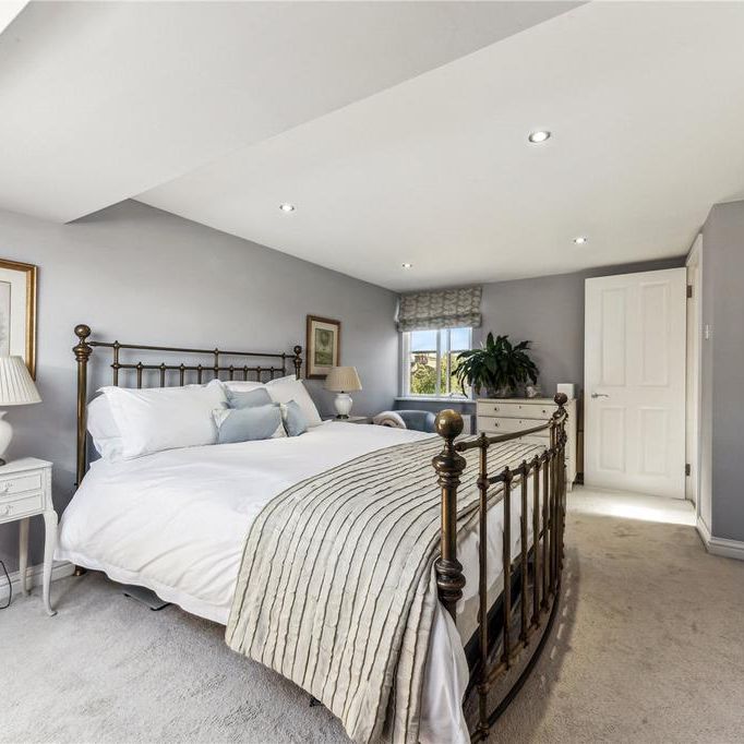 5 bedroom property to rent - Photo 1