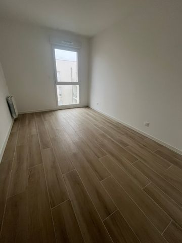 Location Appartement 5 pièces 112m² - Photo 4