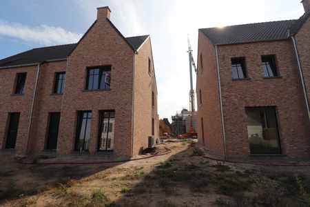Energiezuinige nieuwbouwwoning met 3 slaapkamers, terras met tuin, tuinberging, carport en autostaanplaats. - Foto 4