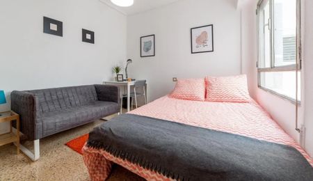 Carrer del Poeta Mas i Ros, Valencia, Valencian Community 46022 - Photo 2