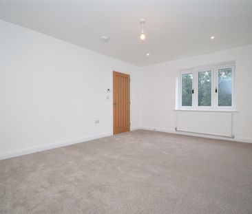 Headland Lane, Earlsheaton, Dewsbury - Photo 2