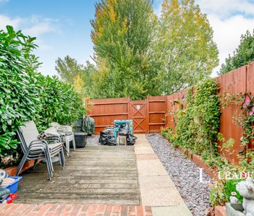 3 bedroom mid-terrace to rent Sycamore Drive - Photo 2