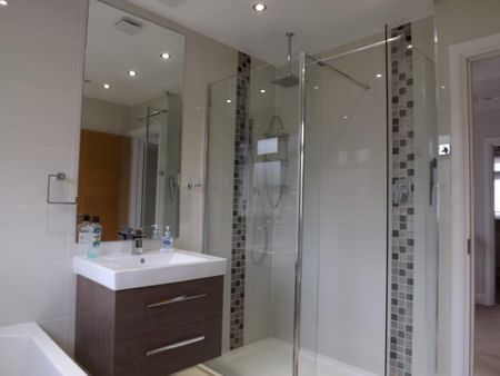 3 bedroom semi-detached house to rent - Photo 3