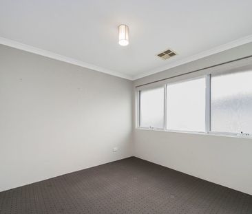 Stylish & Modern Two-Storey Townhouse in Bassendean - Photo 5