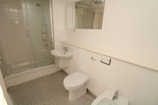 £1,200 - To Let - Photo 1