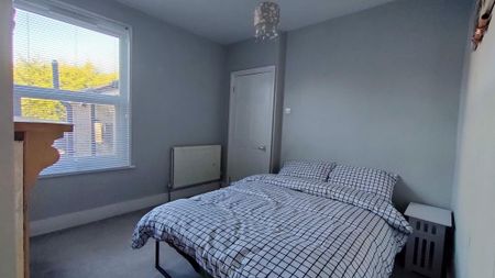 2 bedroom terraced house to rent - Photo 4