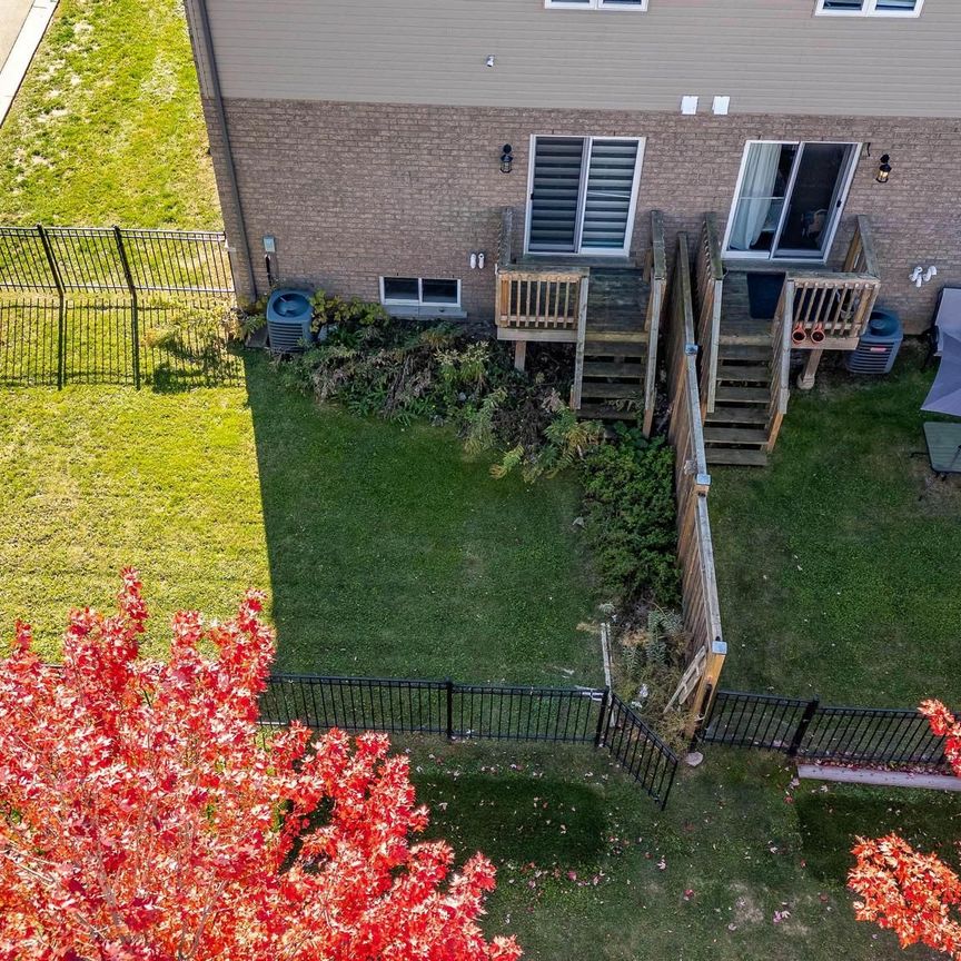 For Lease - 235 Bellagio Avenue, Hamilton, Ontario - Photo 1