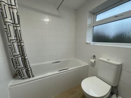 4 bedroom terraced house to rent - Photo 4