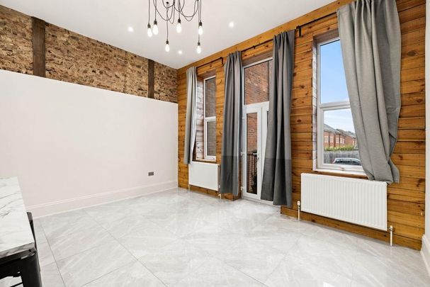 2 bedroom ground floor flat to rent - Photo 1