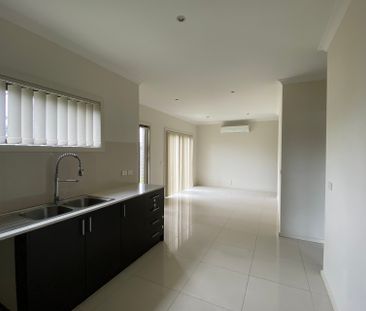 2 Bedroom Townhouse - Get In Quick! - Photo 4