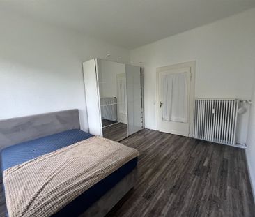 Elegante 3-Zimmer-Wohnung mit Charme in sanierter Altbauvilla - Photo 1