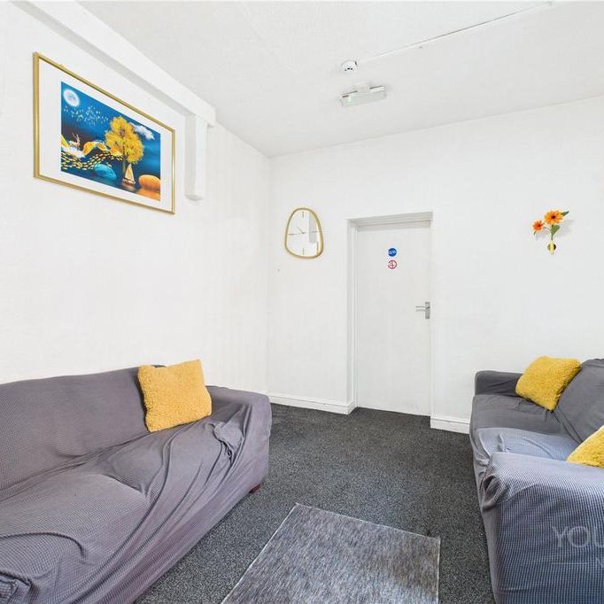 1 bedroom in a house share to rent - Photo 1